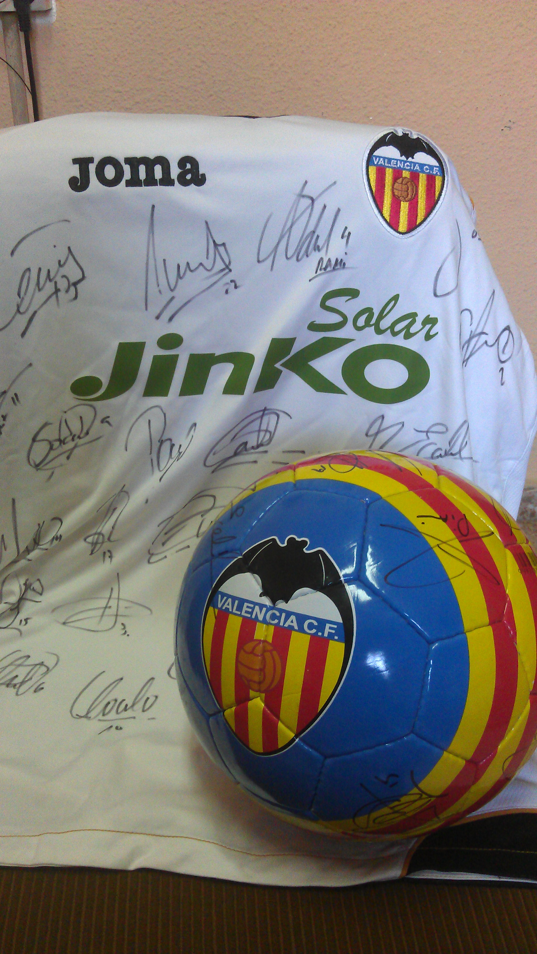 Camiseta y Balón del Valencia CF